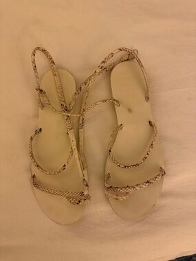 Dolce Vita Women’s Cream Braided Strap Sandals Size 9